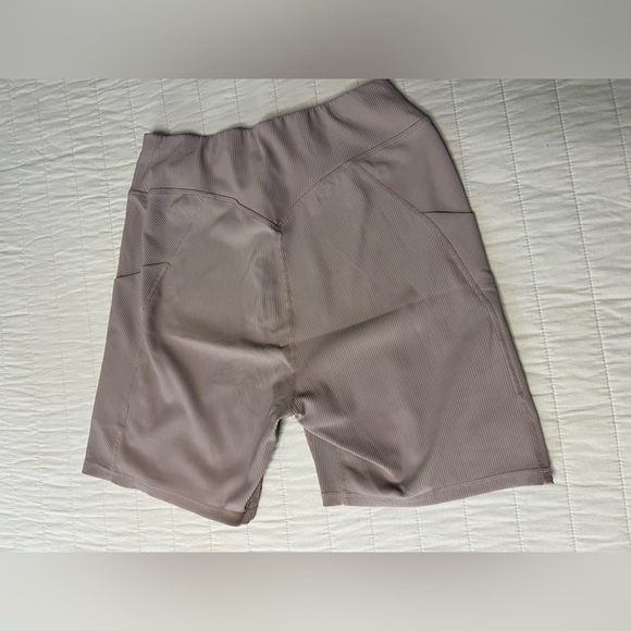 Women’s Ribbed High-Rise Crossover Taupe Biker Shorts Size XL - Picture 9 of 12